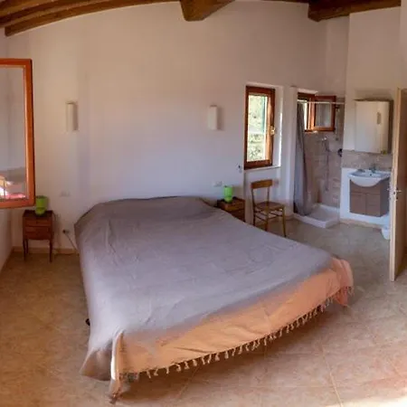 Aia Villa *