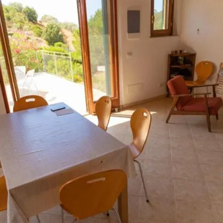 Aia - Goelba Villa Lacona