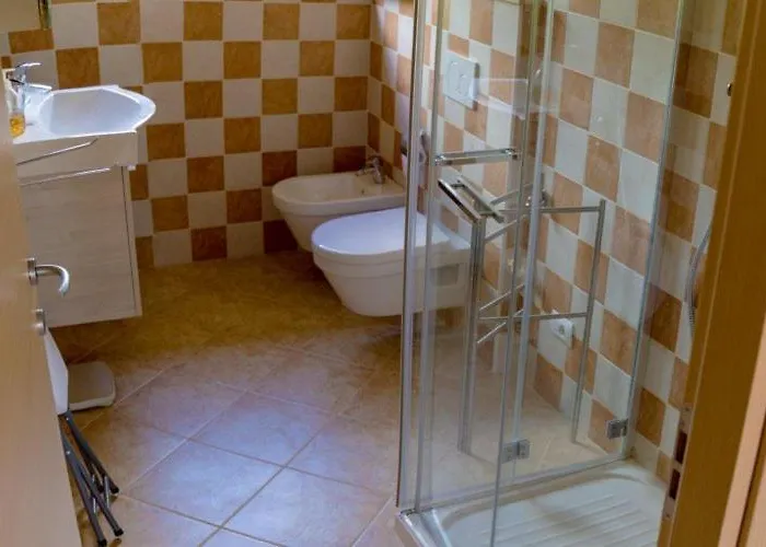 Aia - Goelba * 拉科纳