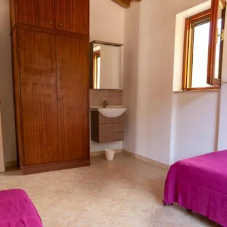 Aia - Goelba * Lacona