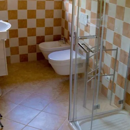 Aia - Goelba * Lacona